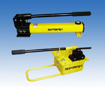 Manual hydraulic pump